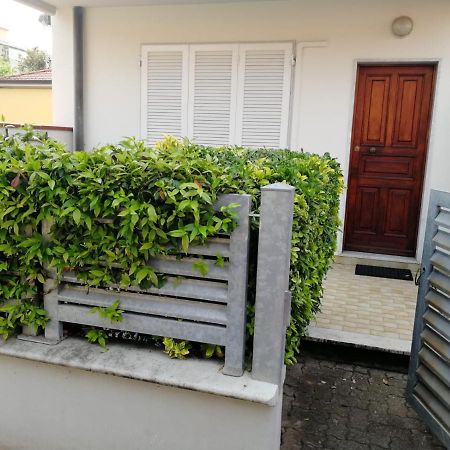 カッラーラLa Casa Dei Bebiアパートメント エクステリア 写真