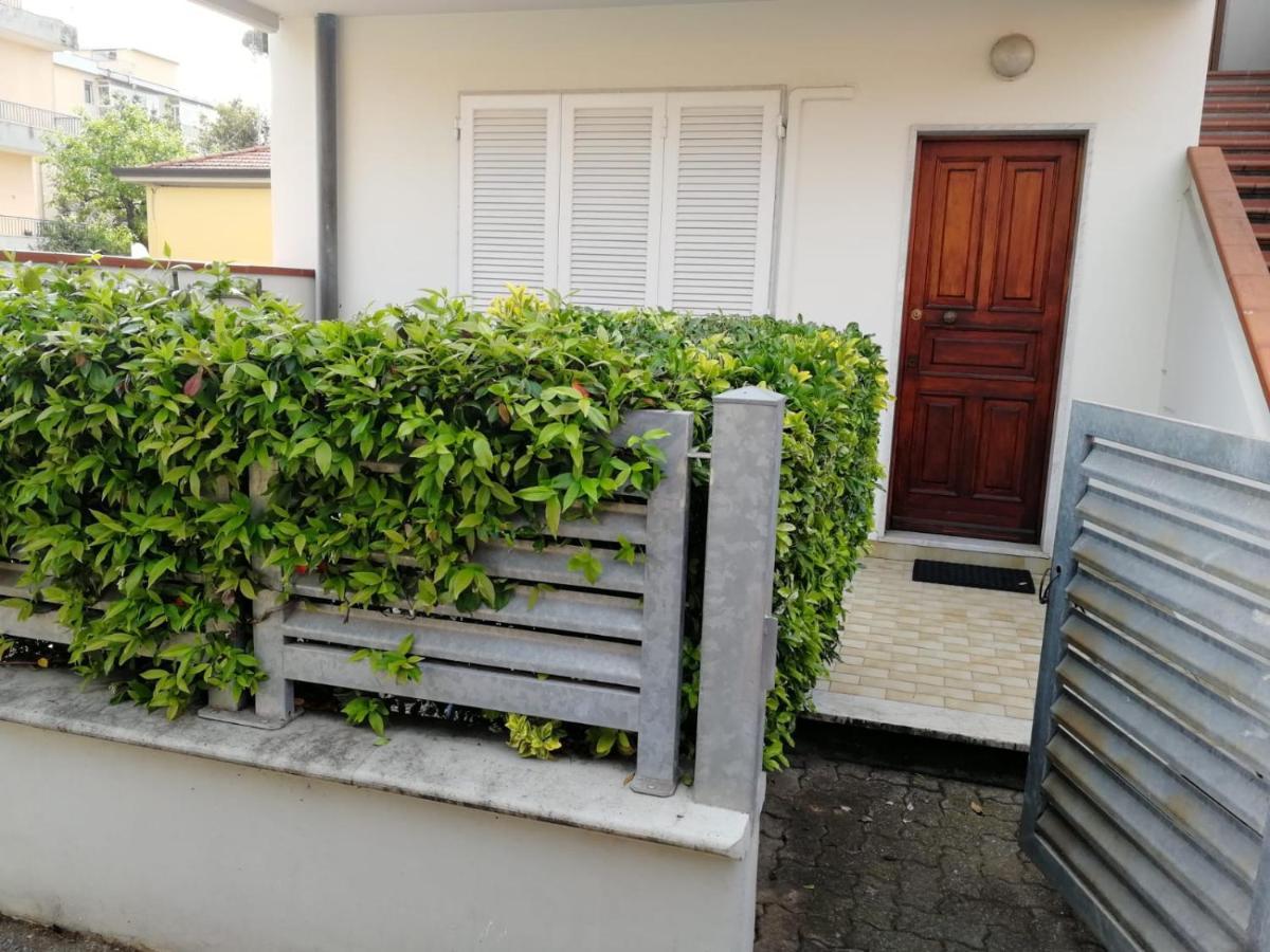 カッラーラLa Casa Dei Bebiアパートメント エクステリア 写真